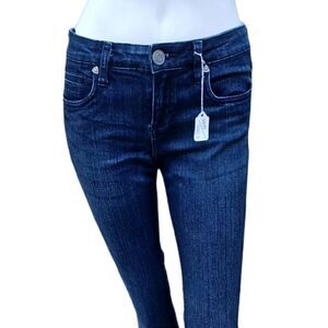 44989......Kut from the Kloth Skinny Jeans Size 2, W26"  25"Inseam  8"Rise